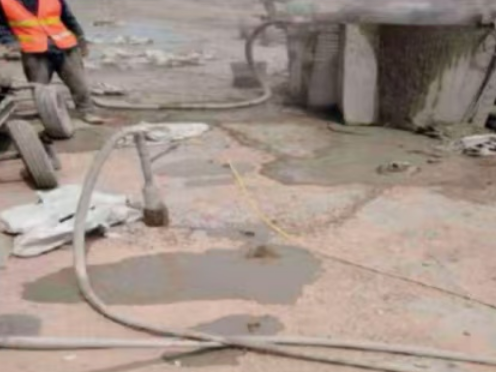 湘阴水泥混凝土路面板底注浆技术 路面脱空注浆整治方案